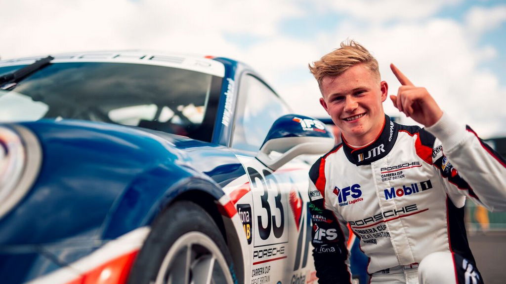 Harper masters treacherous conditions for race one win